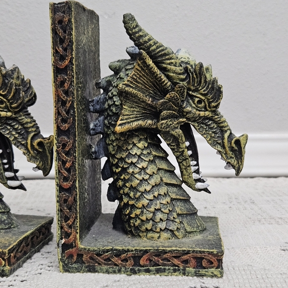 Fierce Dragon Head Bookends Ornate Medieval Fantasy Decor Heavy Resin Gothic Set - Picture 13 of 13